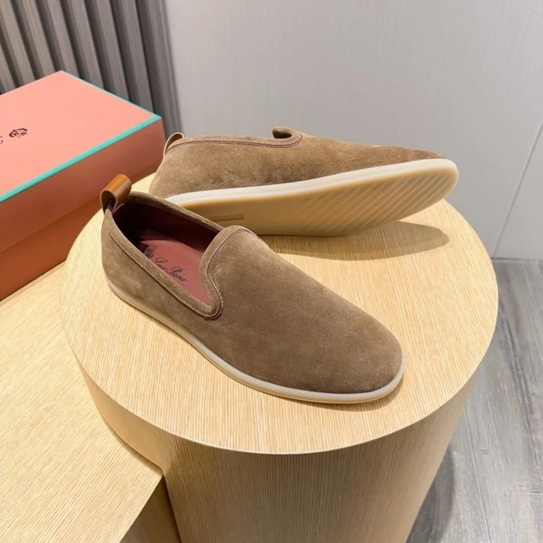 Men's shoes 400💰[loro piana] 2025 new moccasins, popular casual sneakers for street men. The shoes are made of first-layer suede leather uppers with rubber soles, a classic. The complex craftsmanship and meticulous structure make the shoes light and soft, allowing you to walk comfortably and freely. Perfect for summer wear. Yardage: 38-45.